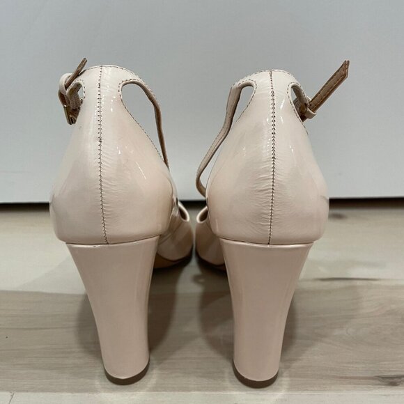Banana Republic Nude/Cream Heels Size Women's 7 Ankle Strap Round Toe - Picture 10 of 13